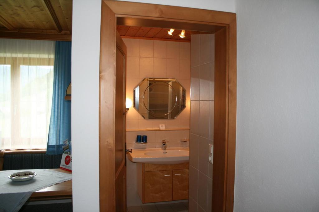 Andrea Schmaranzer - Privatzimmer Gosau Habitación foto